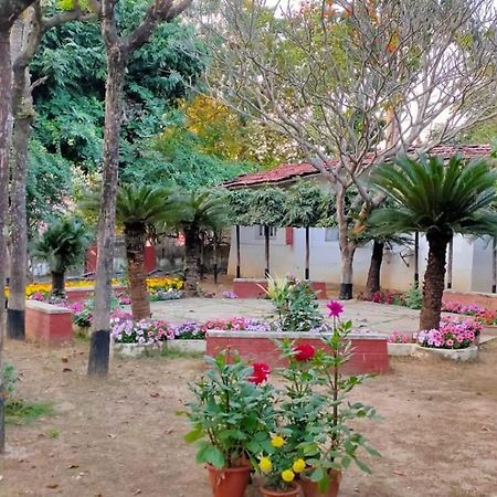 Chhuti Holiday Resort بولبور المظهر الخارجي الصورة