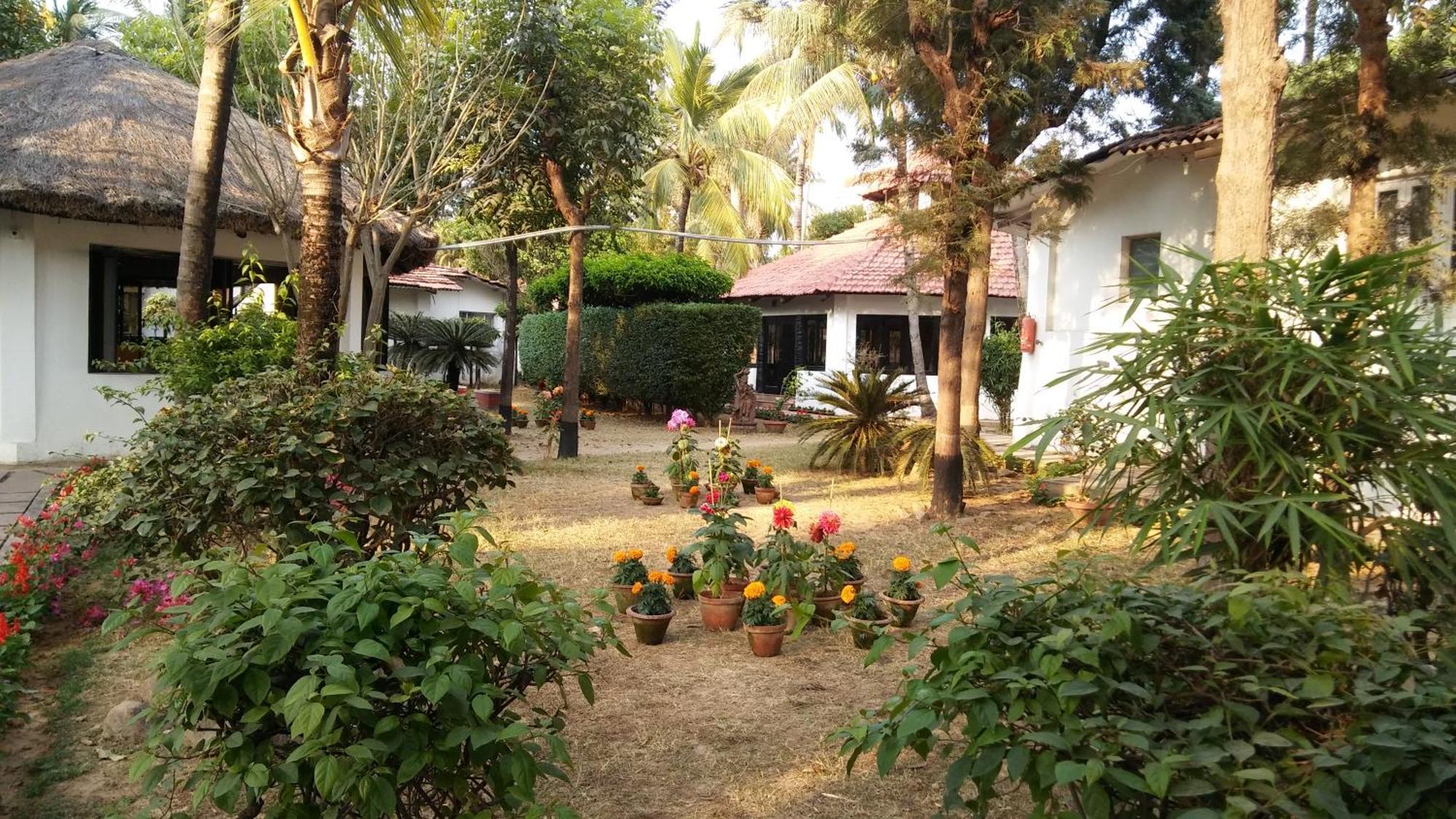 Chhuti Holiday Resort بولبور المظهر الخارجي الصورة