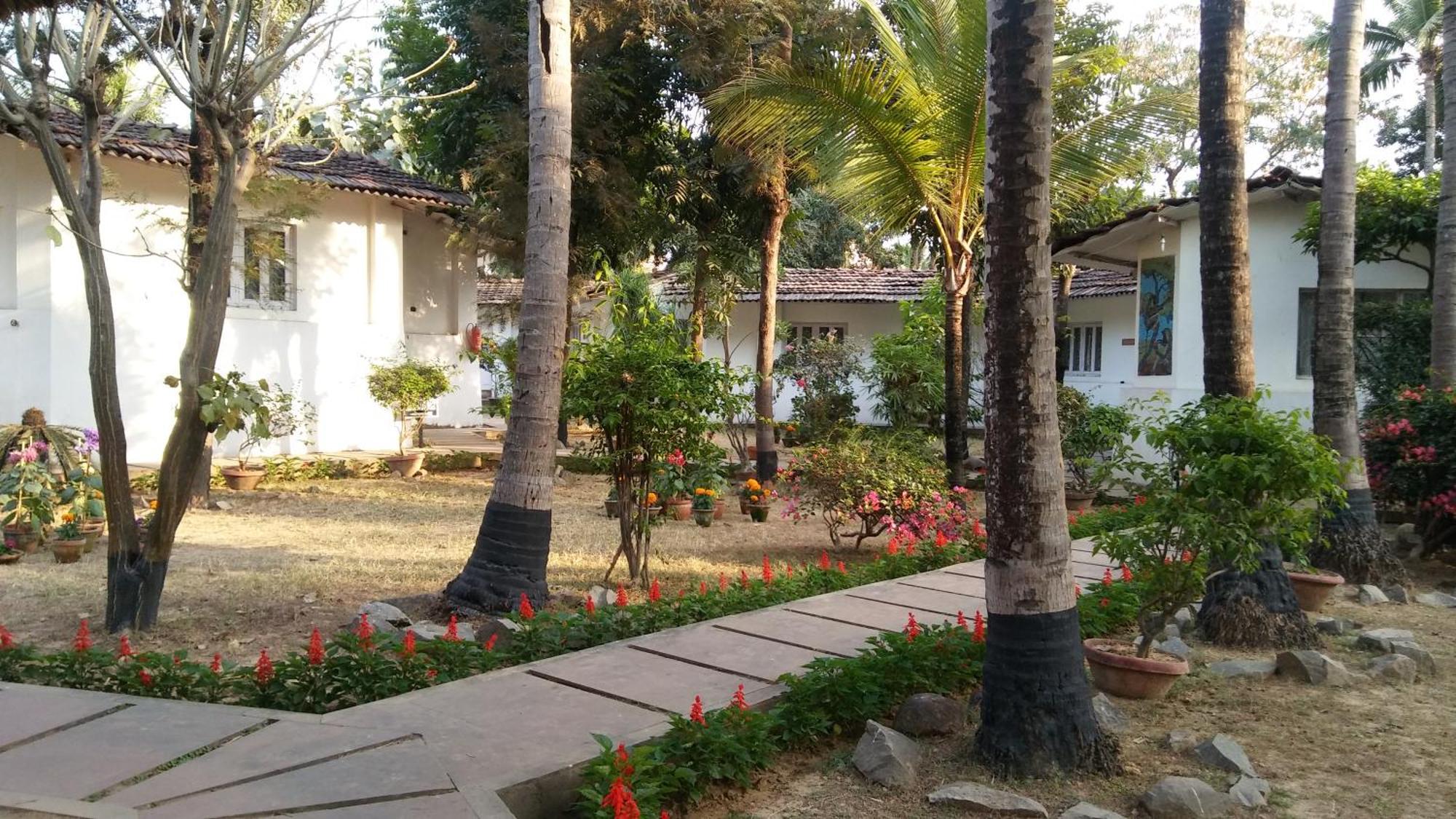 Chhuti Holiday Resort بولبور المظهر الخارجي الصورة